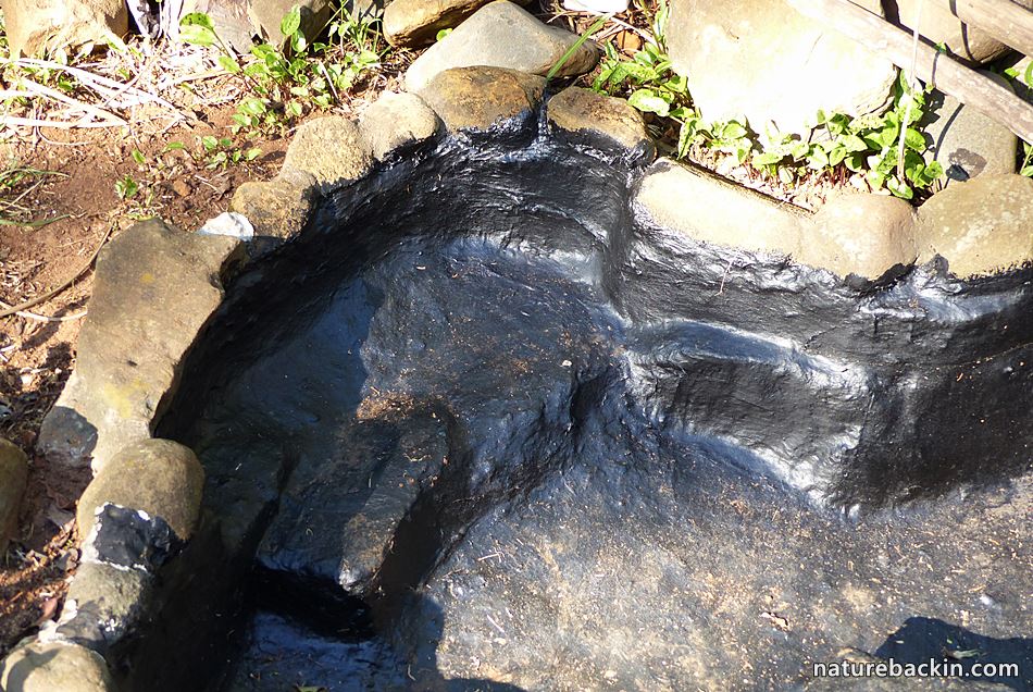 On garden pond: Homemade and wildlife friendly – letting nature back in